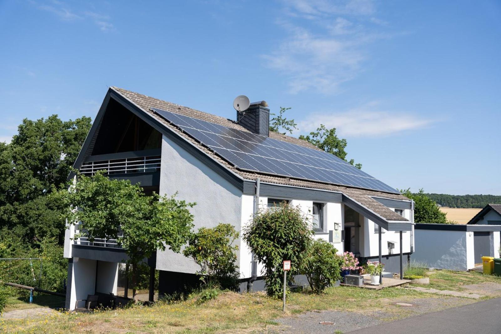 Ferienhaus Schoene Aussicht Ferienwohnung Rot Hemfurth-Edersee Екстериор снимка